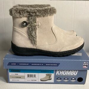 KHOMBU
Style:Iris
Color: Cream
Women’s Size 10